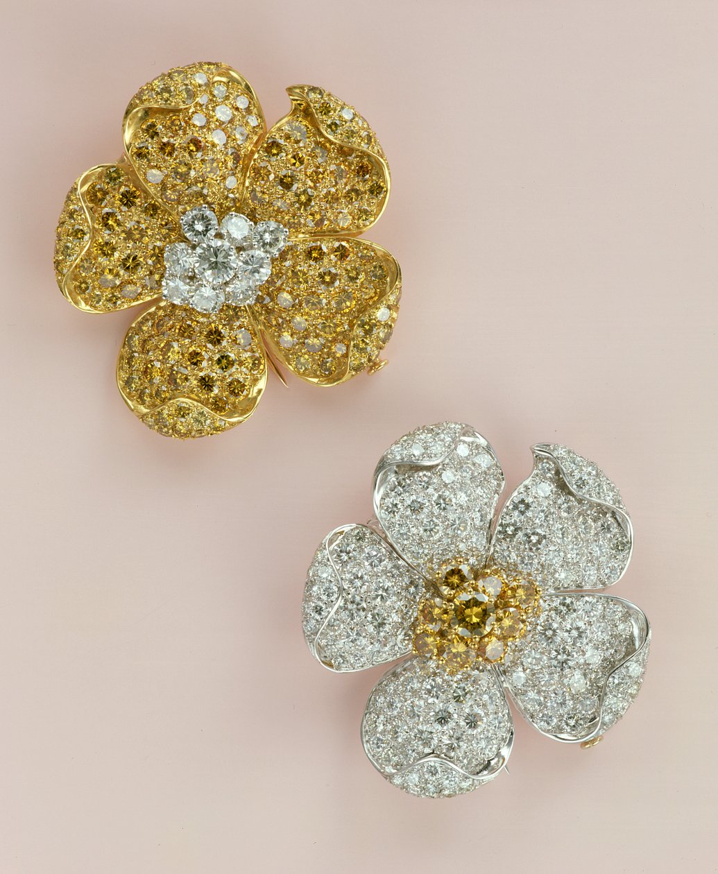 Paire de broches en forme de fleur (diamant) - Unbekannt