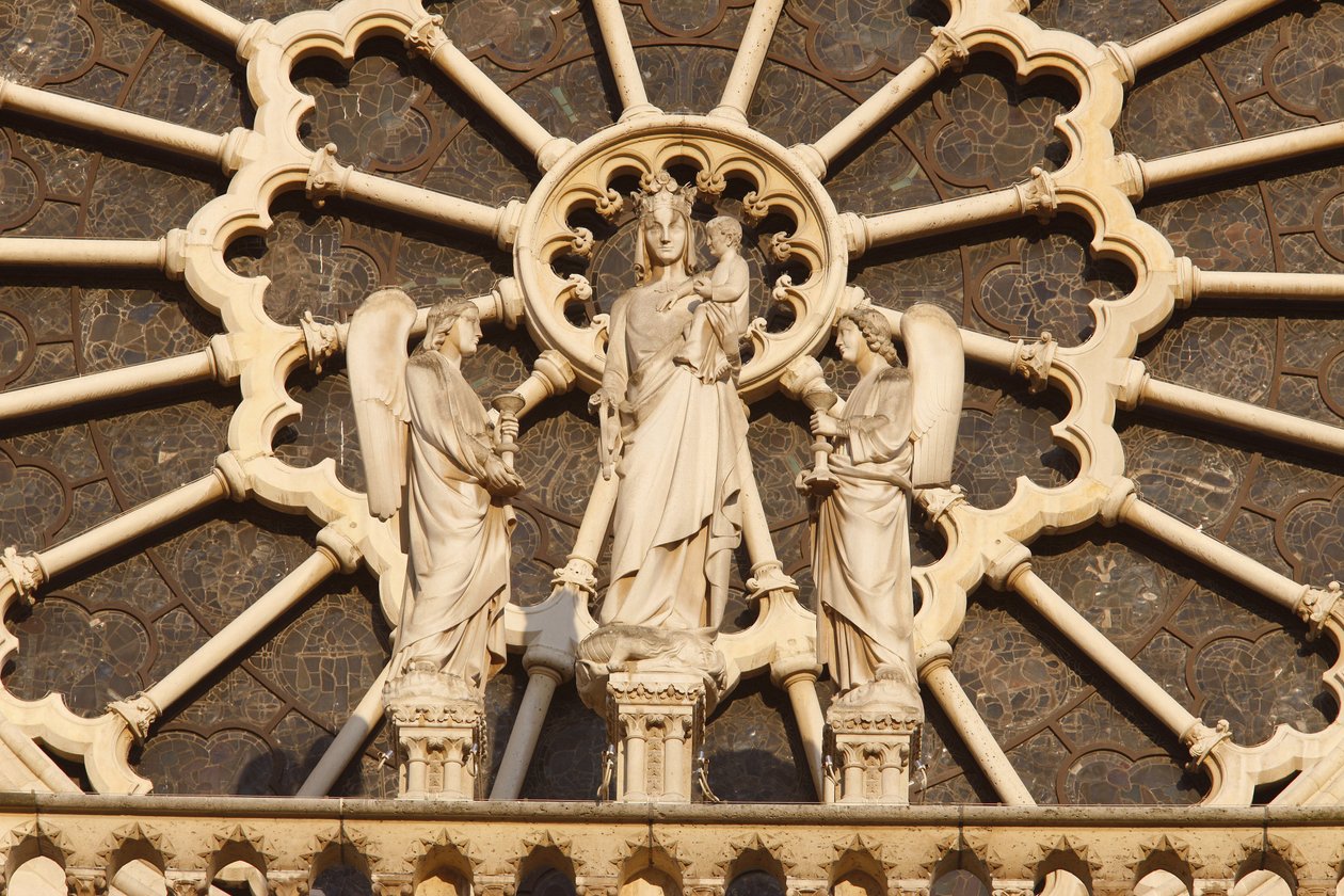 Cathédrale Notre-Dame de Paris aile ouest : Vierge à l