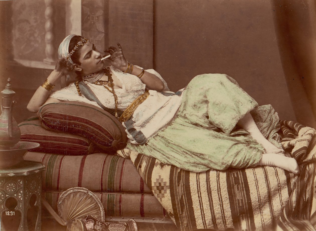 Femme allongée fumant, 1870-90 - Unbekannt