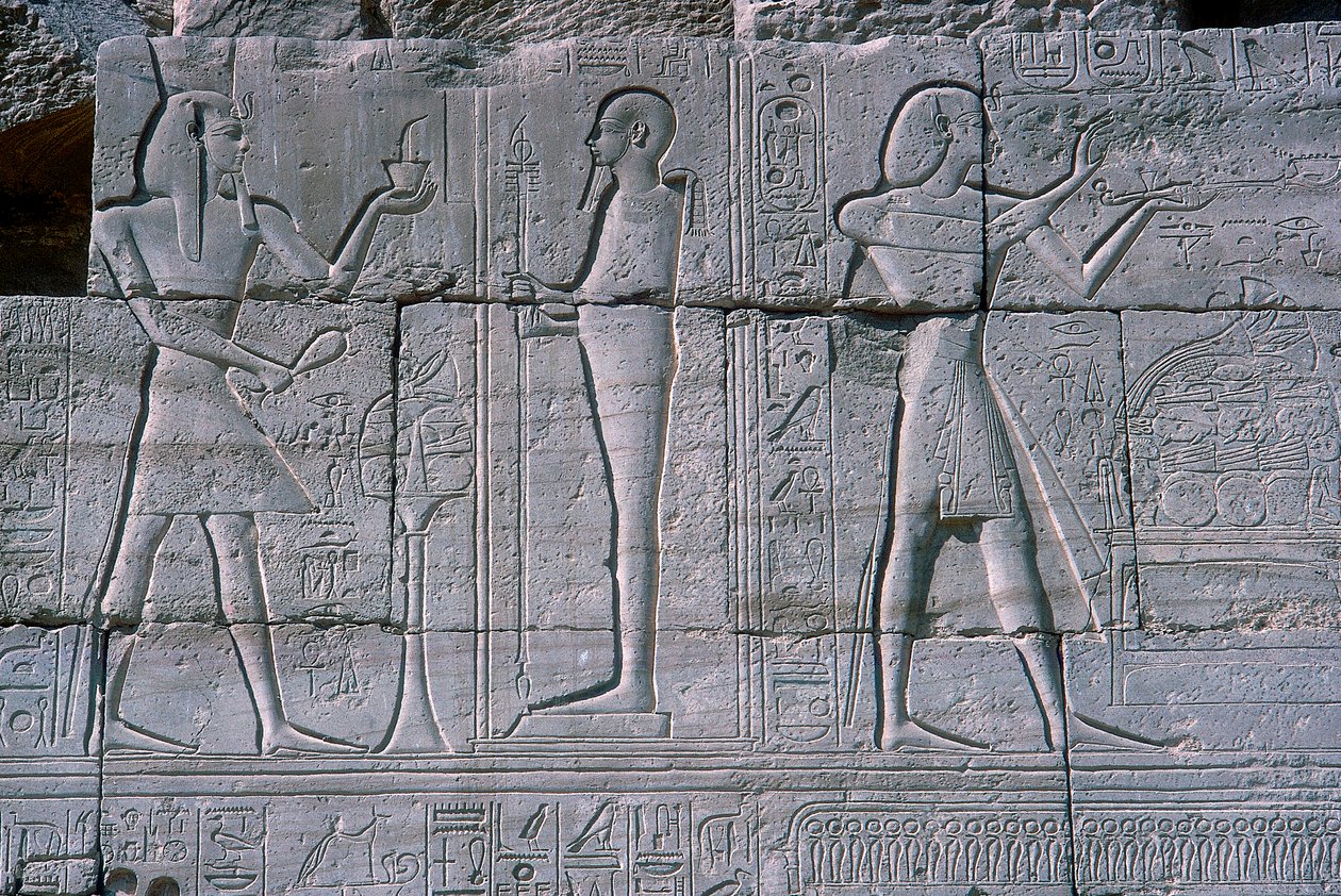 Relief montrant Ramsès II devant Ptah, Le Ramesseum, Temple de Ramsès II, Louxor, Égypte, vers 1250 av. J.-C. - Unbekannt