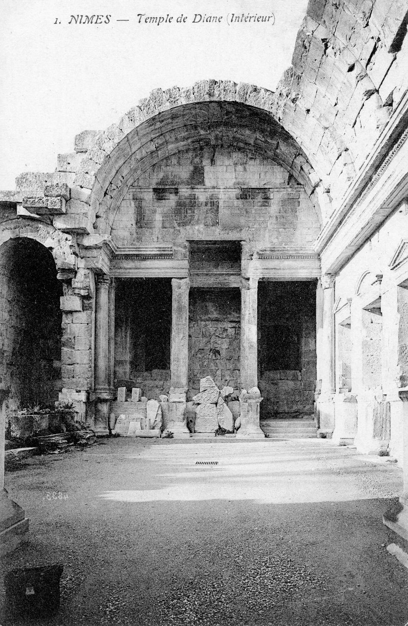 Intérieur en ruine du temple romain de Diane, Nîmes, France, 20e siècle - Unbekannt