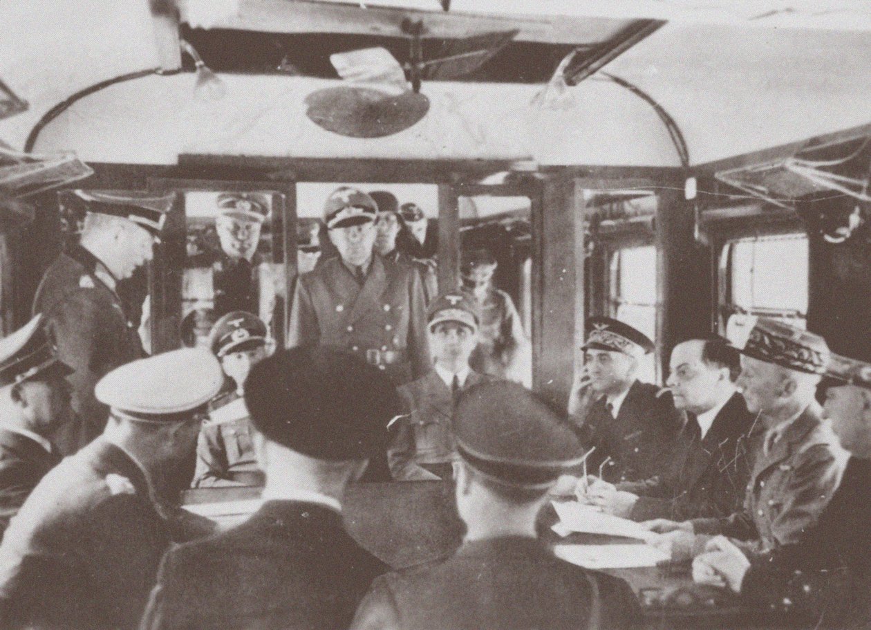Les délégations allemande et française dans un wagon à Compiègne pour la signature de la France - Unbekannt