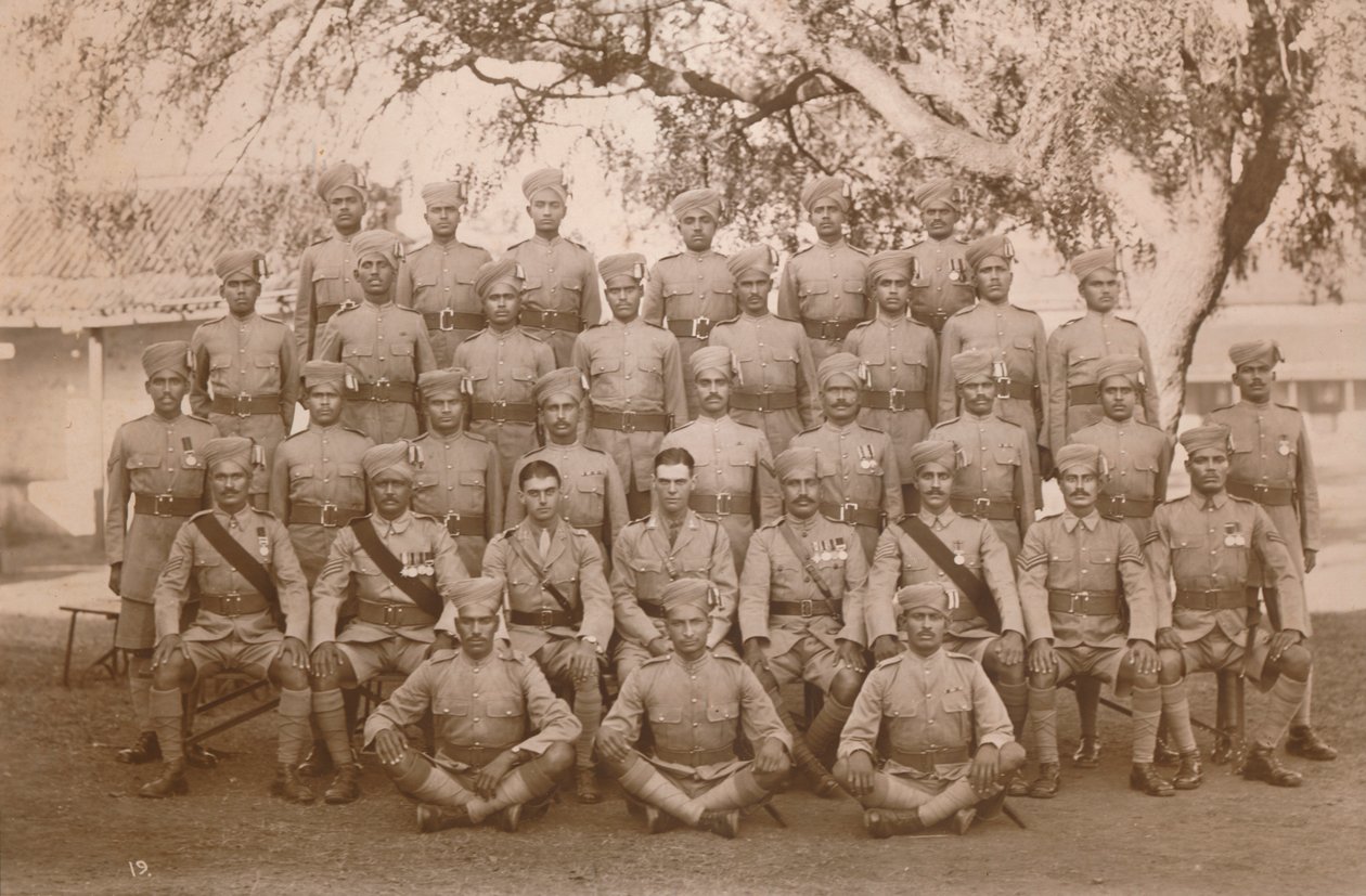 Le peloton indien du premier bataillon, le régiment royal West Kent de la reine. Poona, Inde - Unbekannt