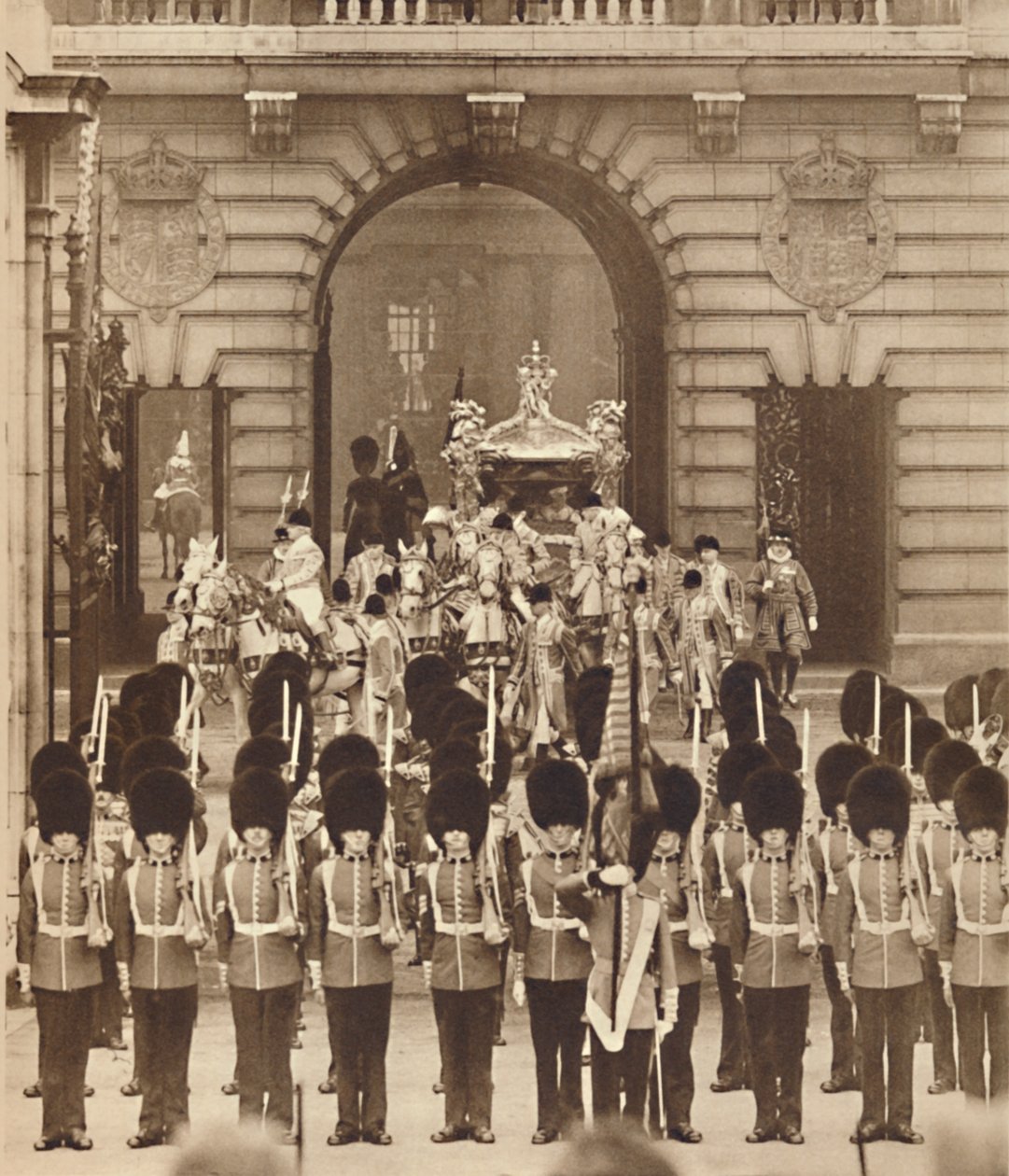 Le Roi et la Reine quittent le Palais pour leur couronnement, 1937 - Unbekannt