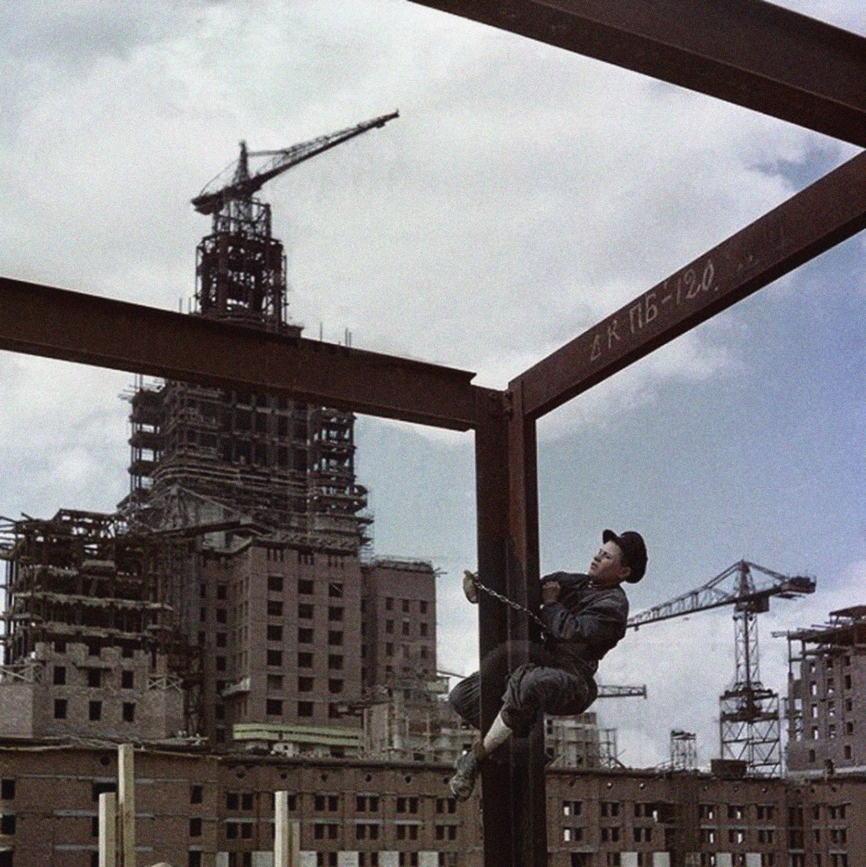 La construction du bâtiment principal de l