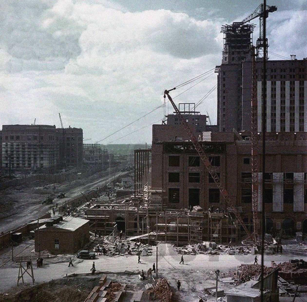La construction du bâtiment principal de l