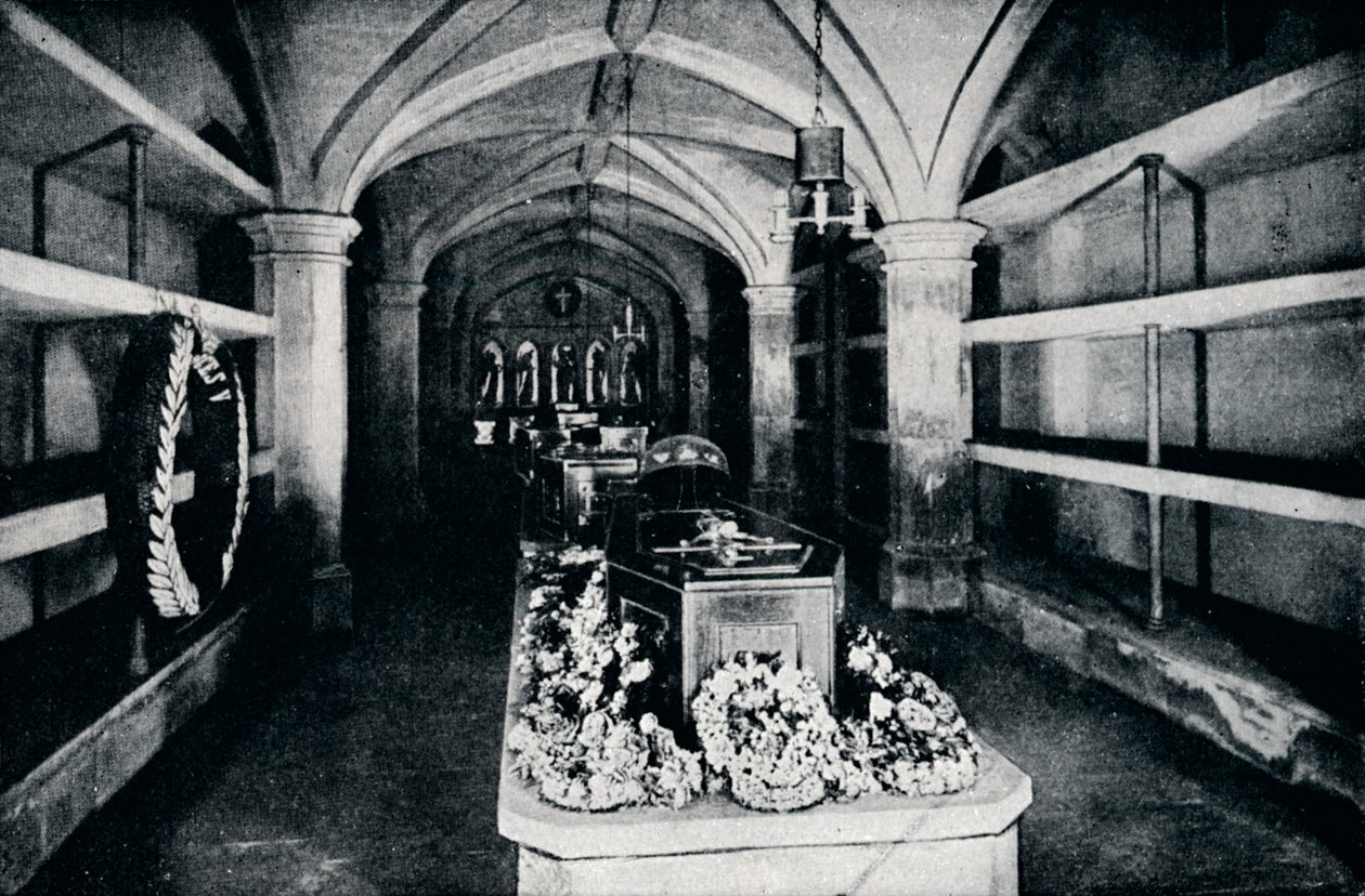 La crypte sous le chœur de la chapelle Saint-Georges, château de Windsor, 1910-1911 - Unbekannt