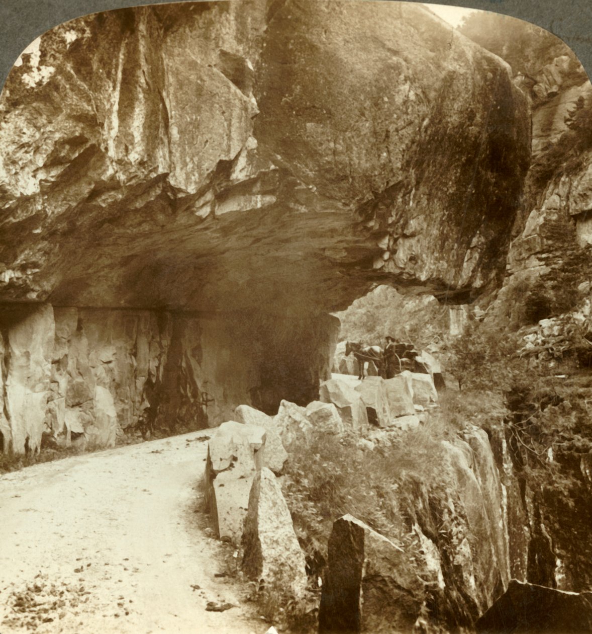 La merveilleuse route de Bratlandsdal, creusée à travers des parois rocheuses solides, Norvège, vers 1905 - Unbekannt