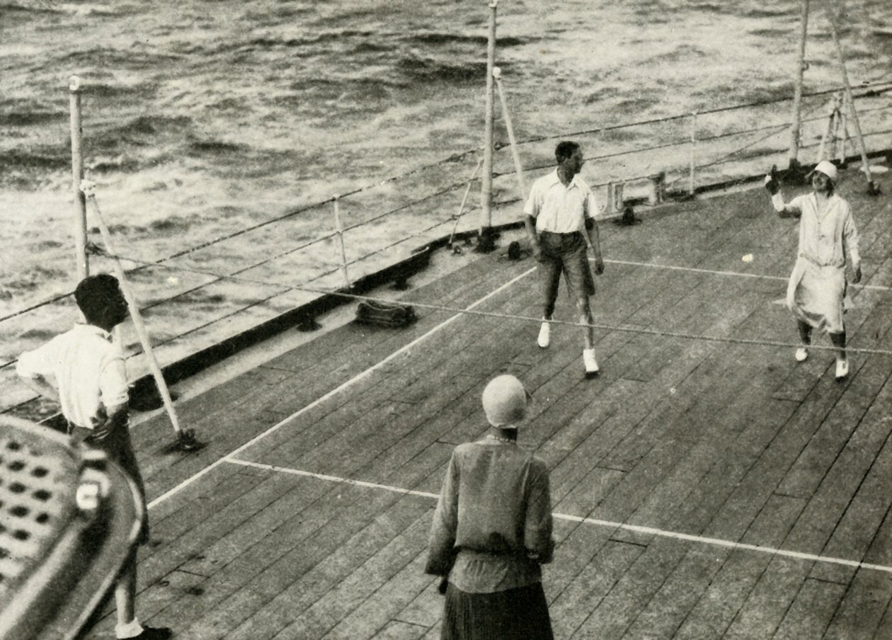 Leurs Majestés, dans une partie de Quoits sur le pont du H.M.S. Renown, 1927, 1937 - Unbekannt