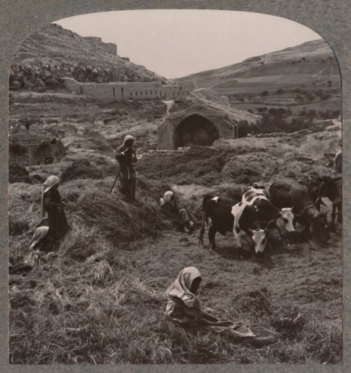 Battage du grain près du puits de Jacob, vers 1900 - Unbekannt