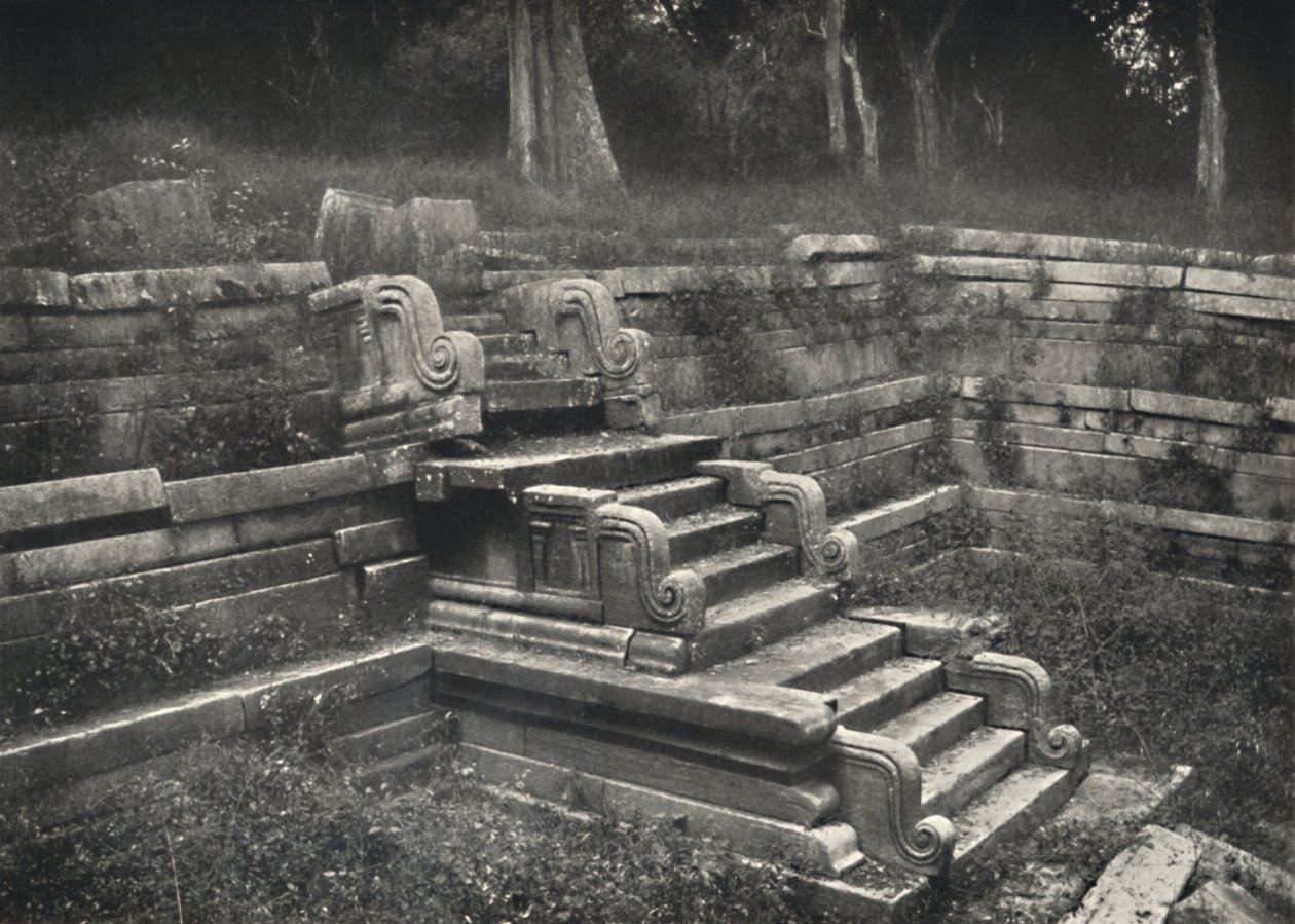 Escalier dans un bassin de baignade maçonné, Anuradhapura, 1926 - Unbekannt
