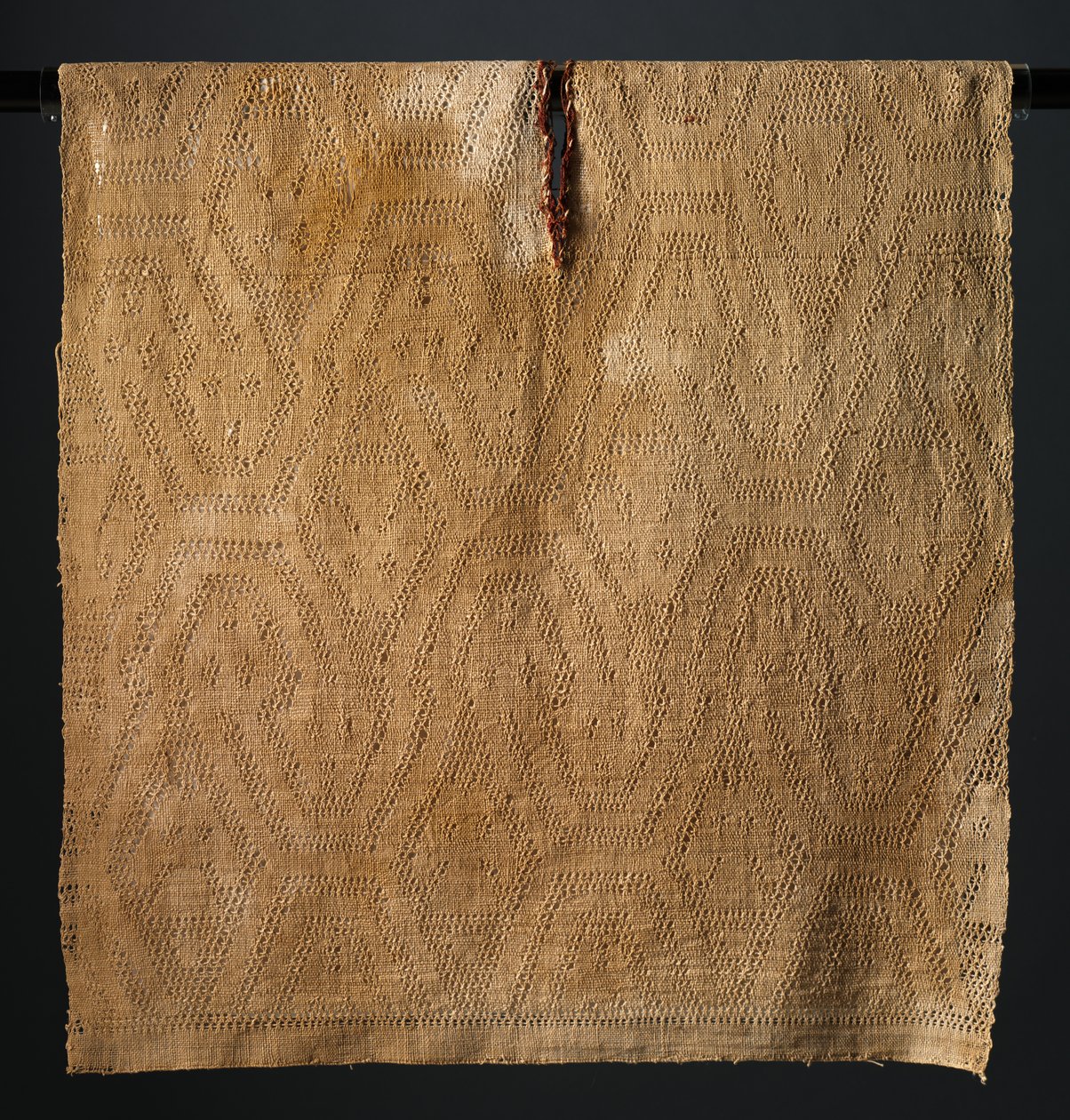 Tunique avec serpents à deux têtes, 400-200 av. J.-C. - Unbekannt