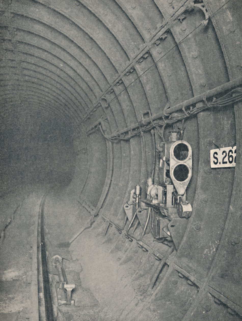 Signal de tunnel et arrêt automatique du train. Métro de Londres - Unbekannt