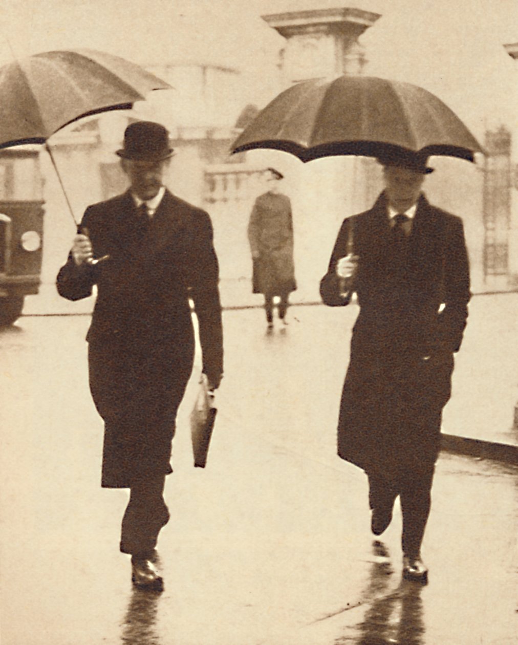 Marcher sous la pluie, 1937 - Unbekannt