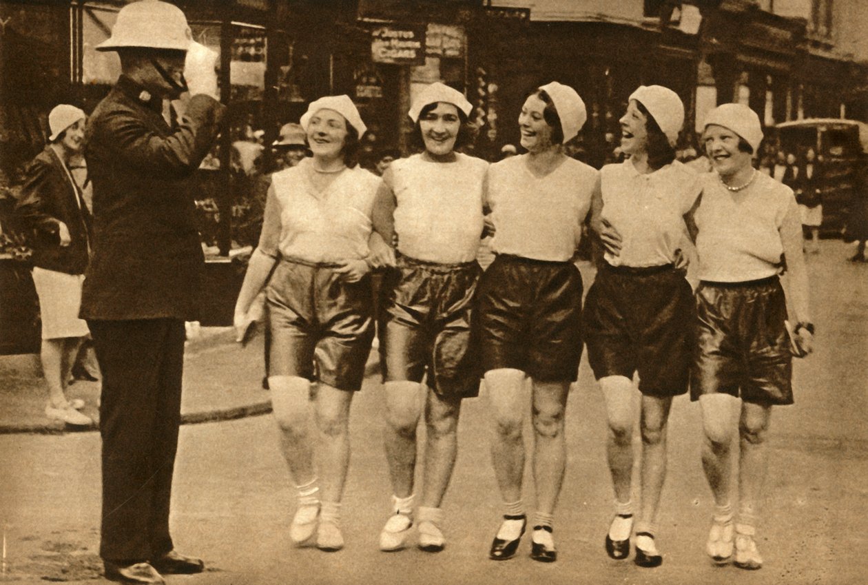 Femmes portant des shorts, 1930, 1933 - Unbekannt