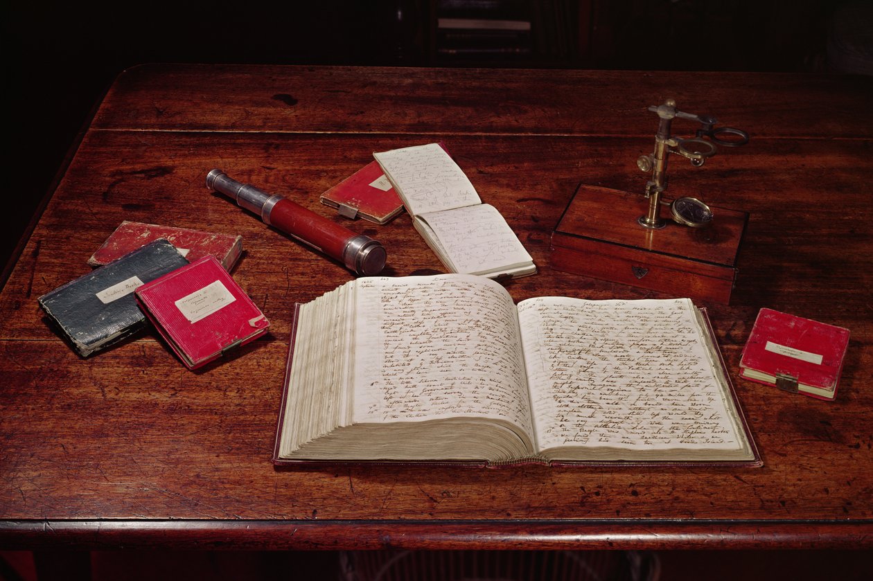 Livres sur le bureau de Charles Darwin - Unbekannt Unbekannt