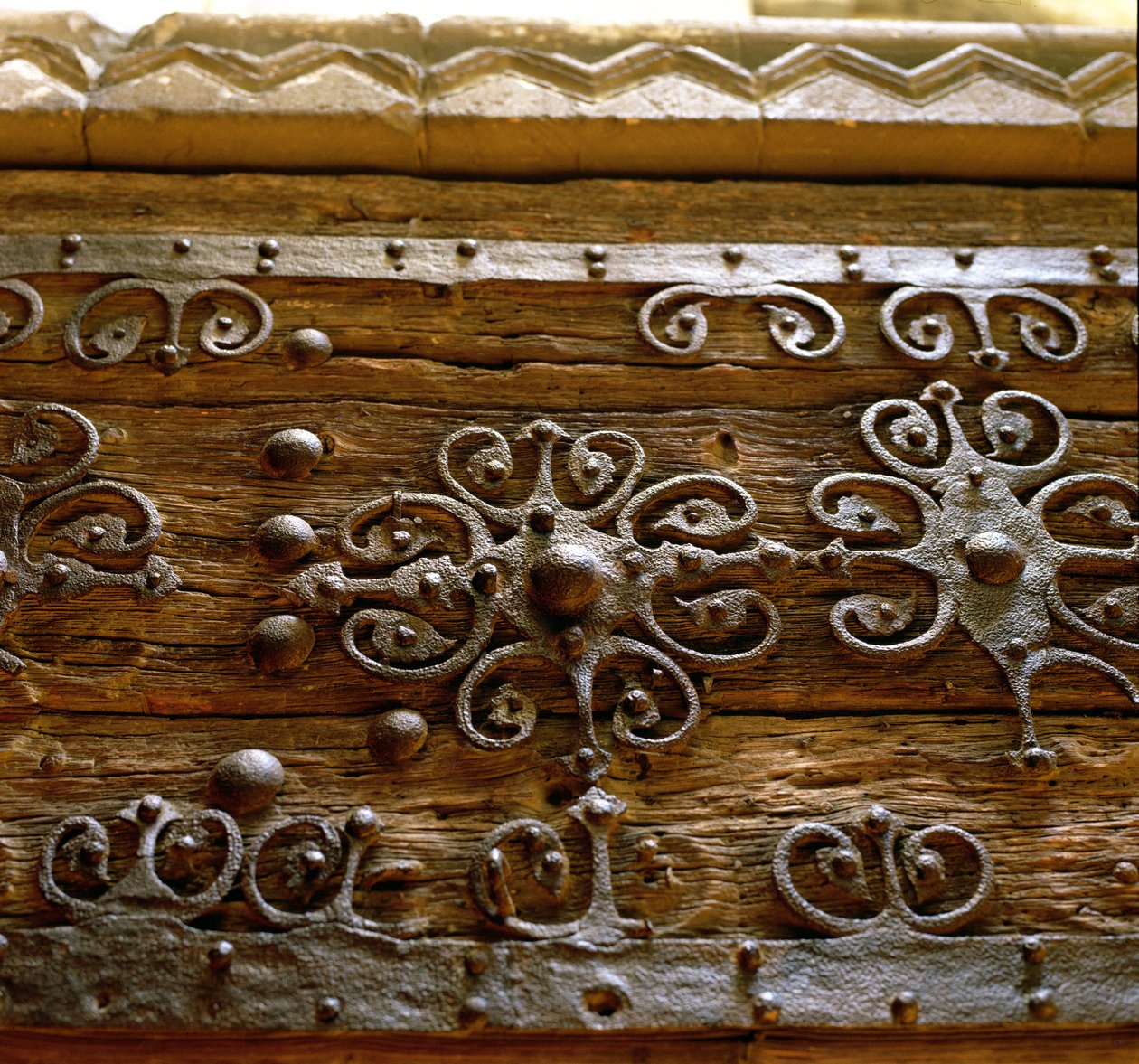 Travail de fer normand sur une porte en bois des vestiges du monastère Gilbertine à Sempringham - Unbekannt Unbekannt