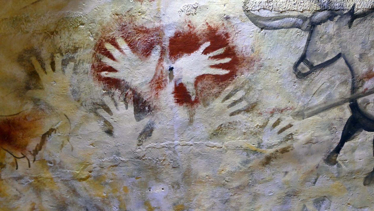 Peintures rupestres trouvées dans la grotte d