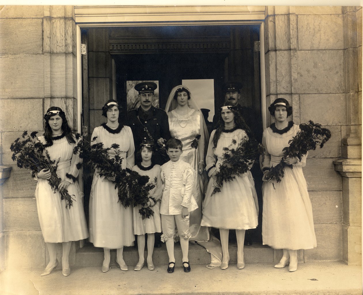 Photo de groupe de mariage de Lady Maud Cavendish et du capitaine Macintosh - William M. Timlin