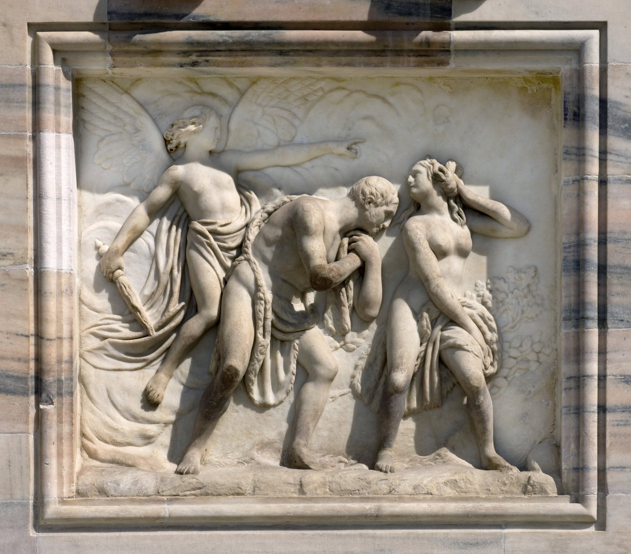 Haut-relief représentant Adam et Ève chassés du Paradis par Carlo Maria Giudici. 1791. Cathédrale de Milan, Italie - Unbekannt