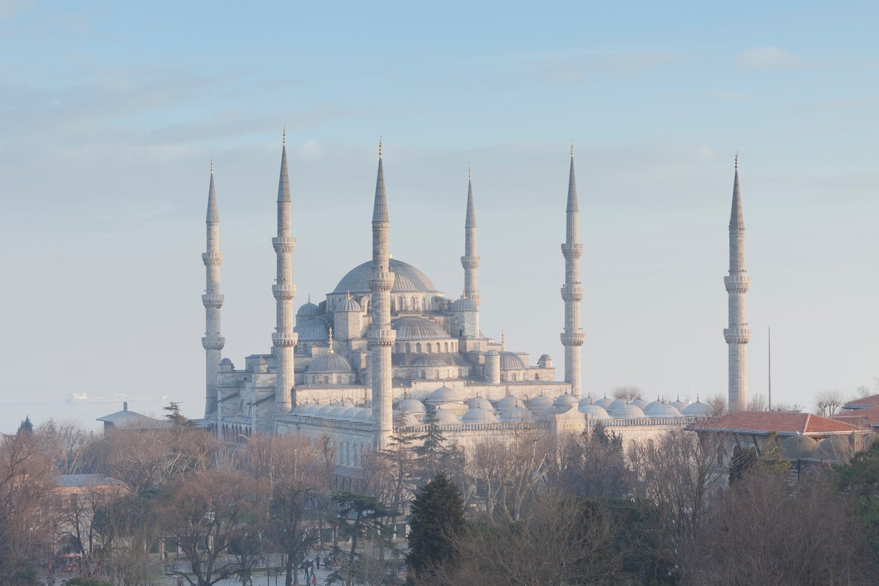 Vue panoramique de la mosquée bleue peu avant le coucher du soleil, Istanbul, Turquie - Unbekannter Künstler