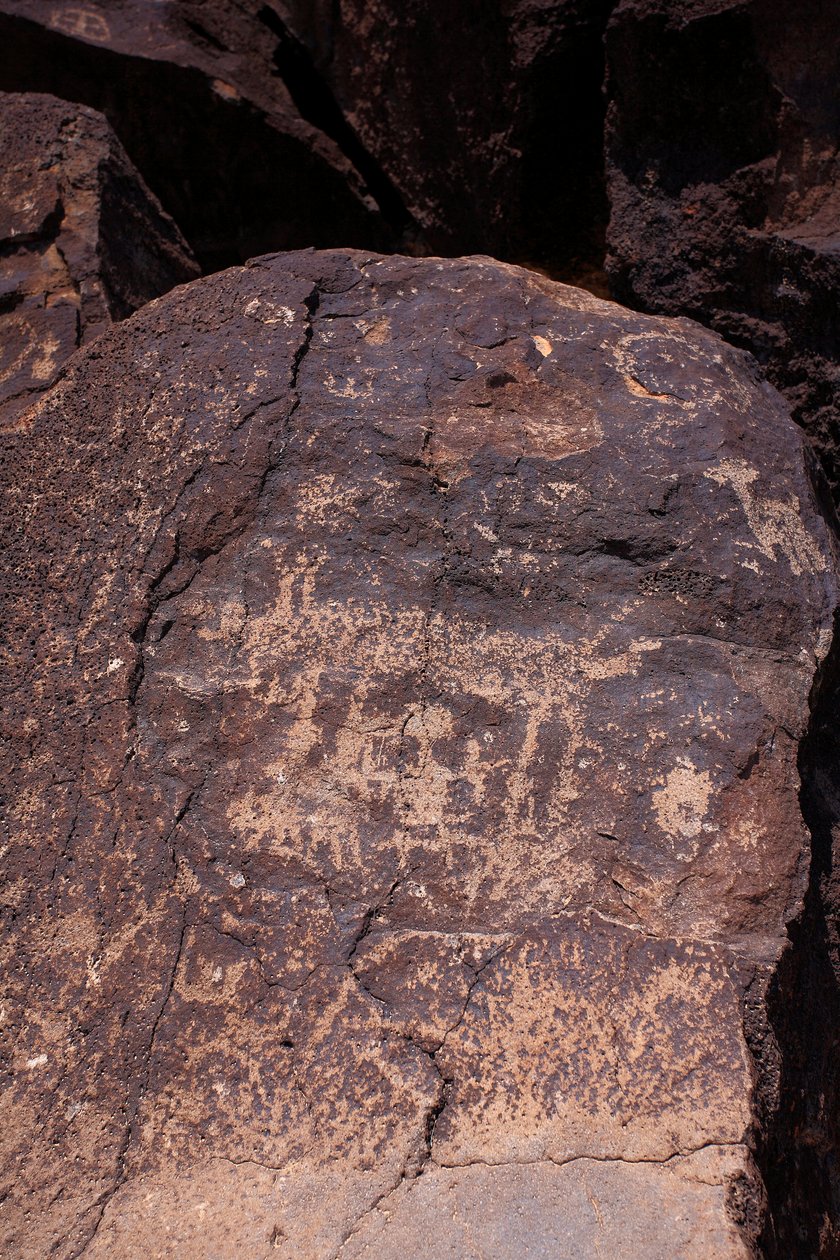 Pétroglyphes représentant des animaux et des personnages - Monument national des pétroglyphes - Albuquerque, Nouveau-Mexique, USA - William M. Timlin