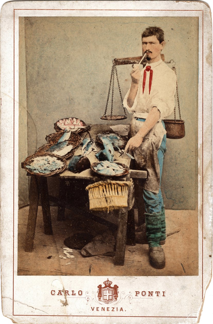Petits métiers : portrait de poissonnier, près de son étal de poissons, Venise. 19e siècle - Unbekannt
