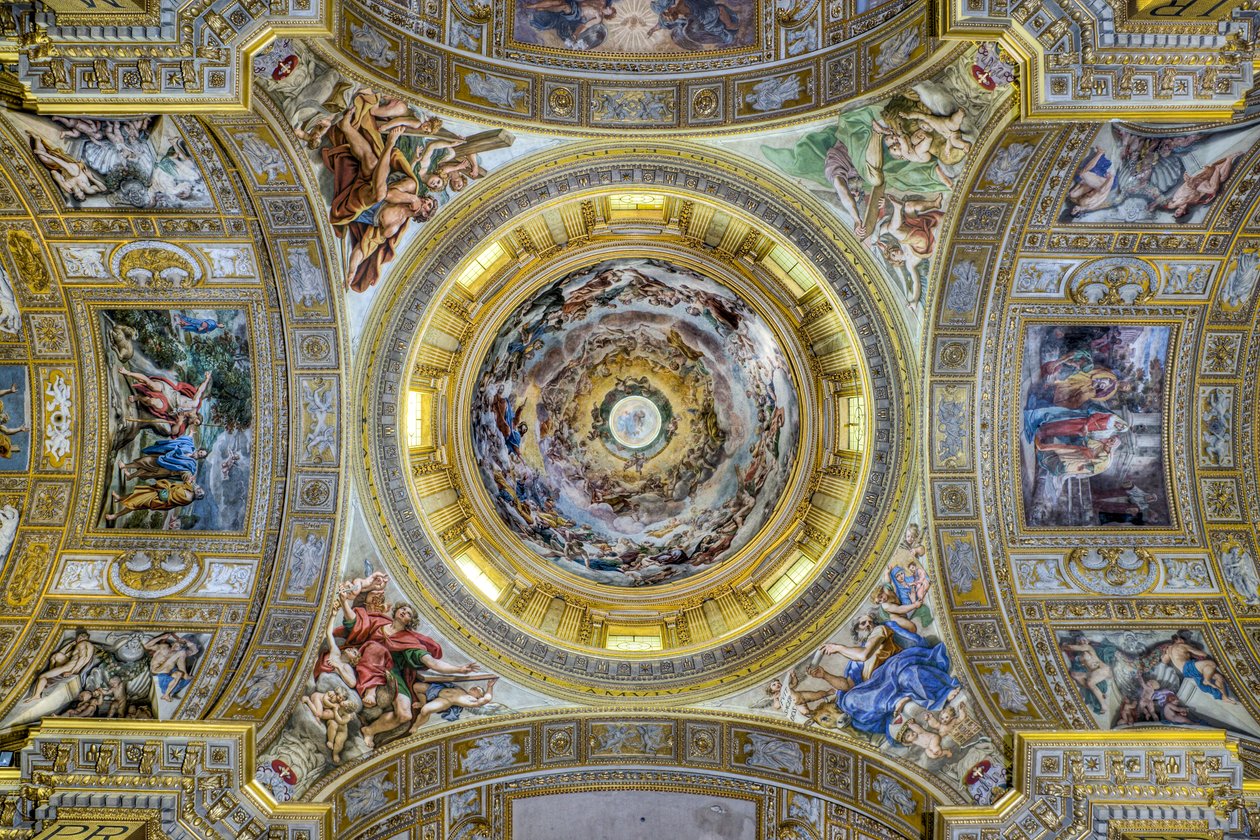 Vue du plafond du transept avec les pendentifs et le dôme, Sant