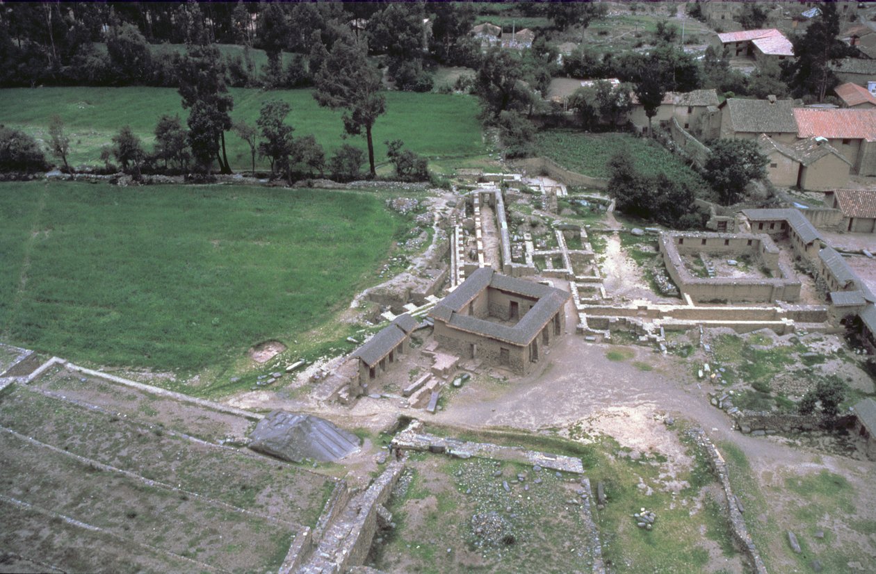 Vue du village construit sur des fondations traditionnelles incas (photo) - Unbekannt