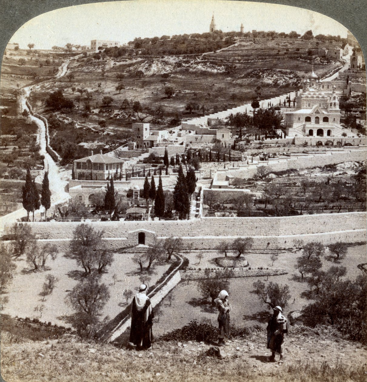 Le jardin de Gethsémani et le mont des Oliviers, Palestine, 1908 - Underwood and Underwood