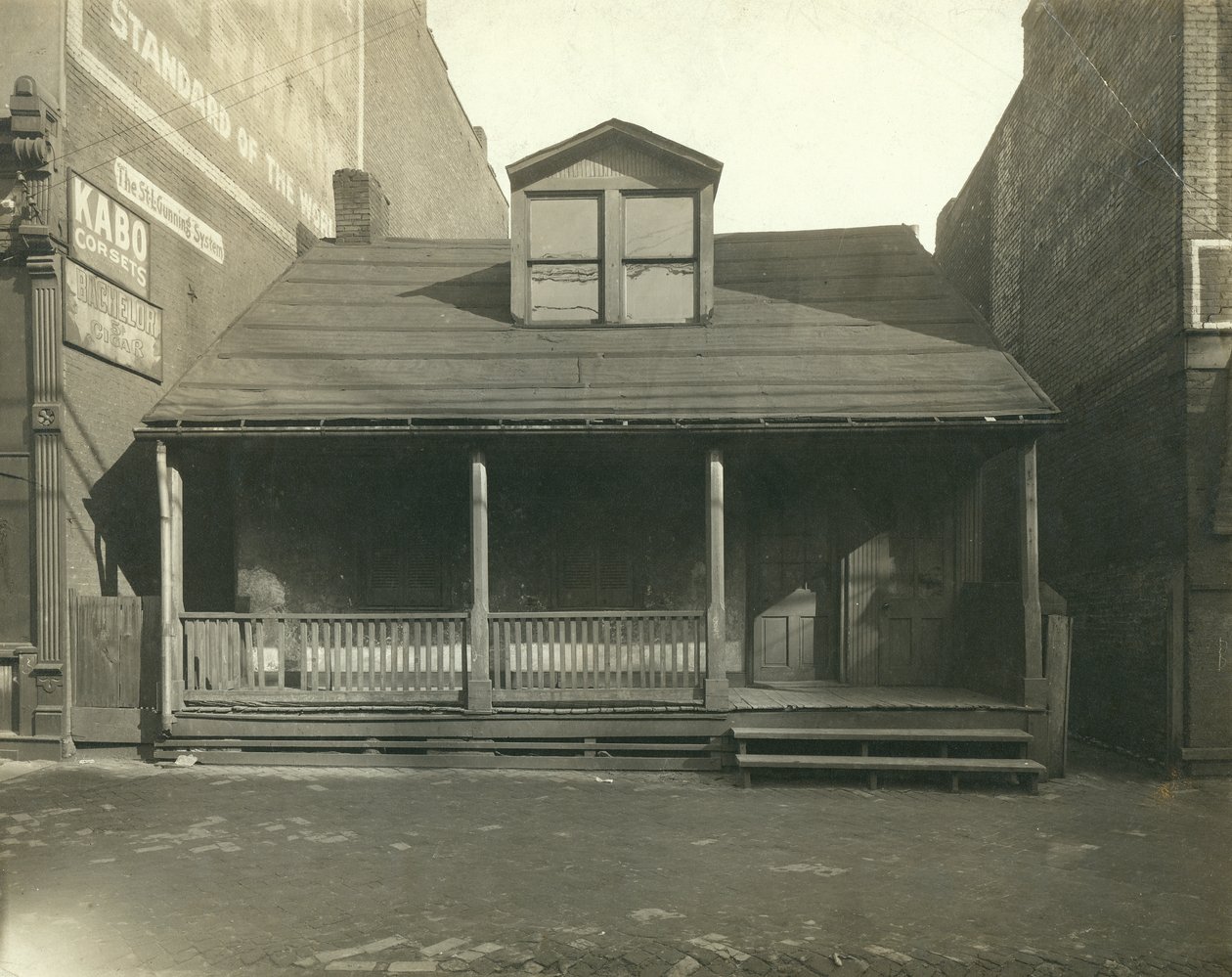 Résidence de Joseph Labadie. Quatrième rue du côté est au sud de Poplar - Unknown
