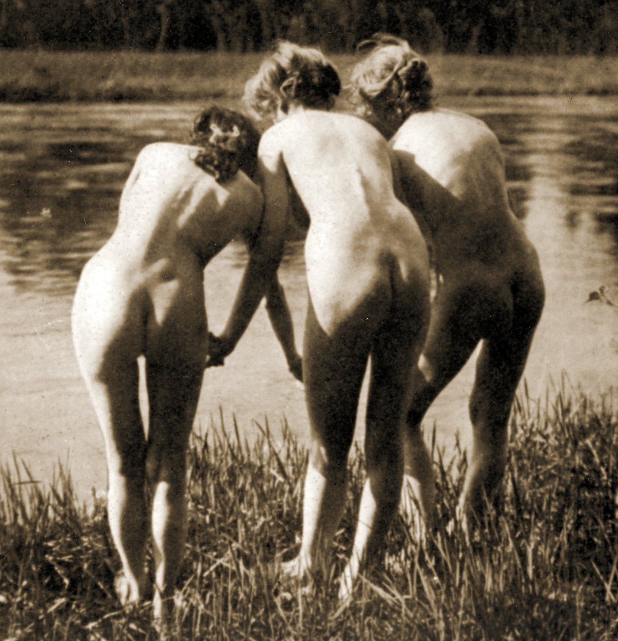 Les Trois Grâces, un trio de nus féminins, c.1900 - Unknown