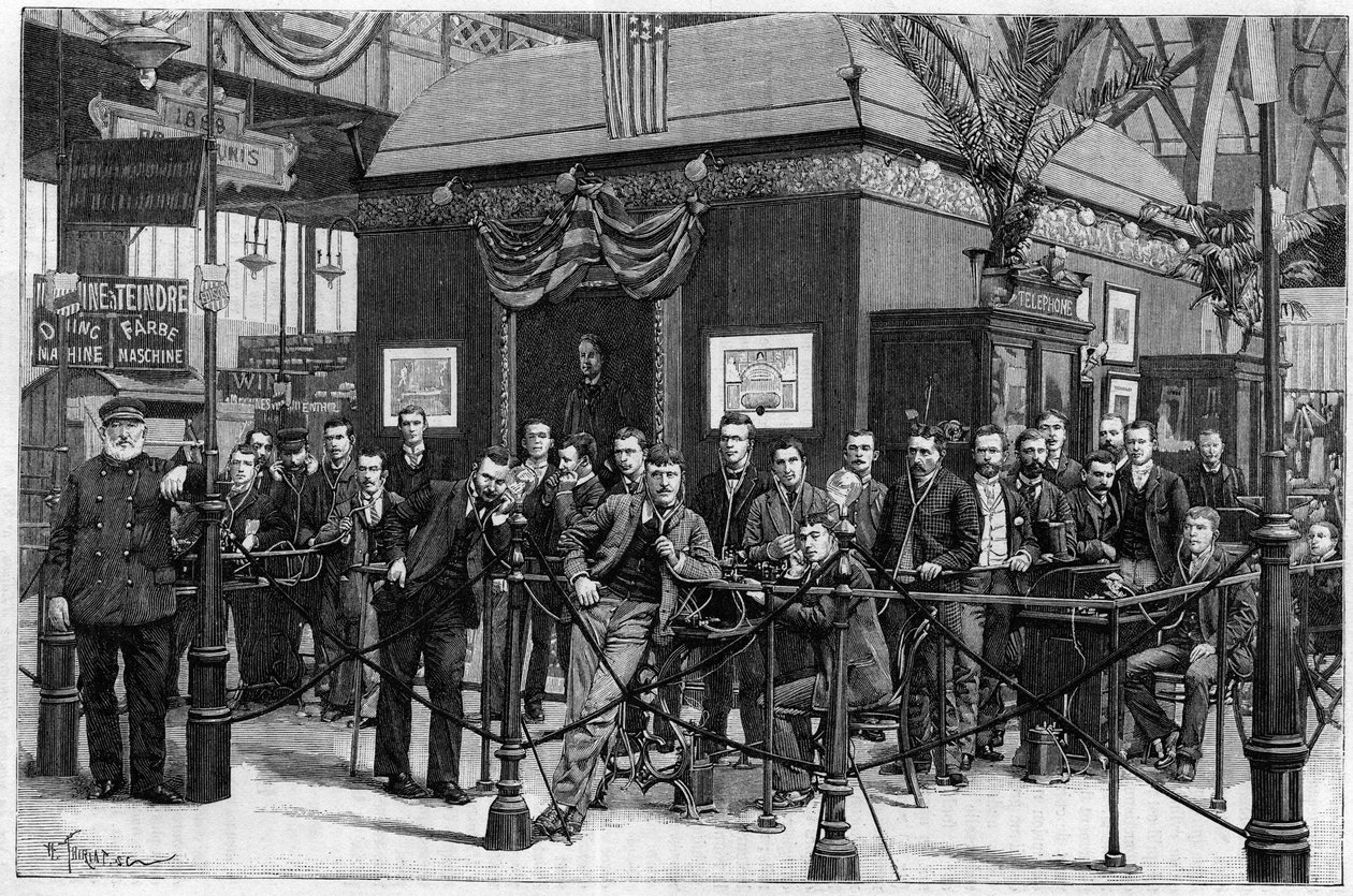 Auditions de phonographes créés par Thomas Edison installés dans la Galerie des Machines à l