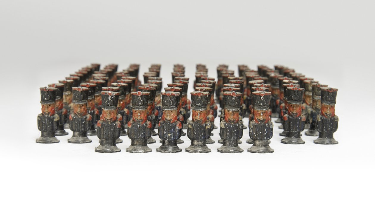 Grand groupe de soldats de jouet ou marqueurs de carte de campagne en forme d