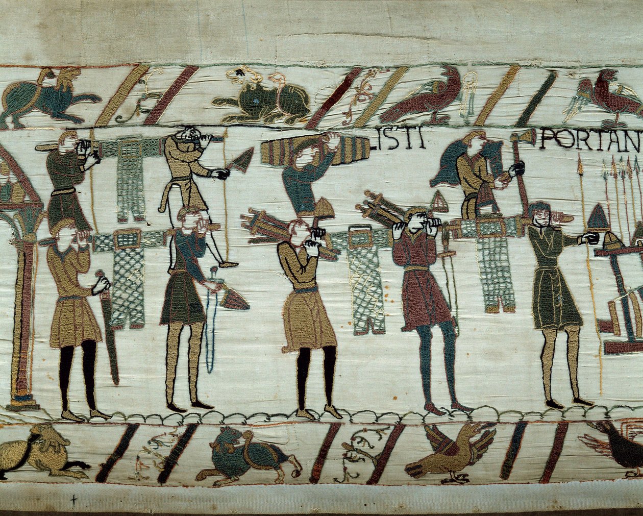 Les armes et le vin sont apportés aux navires lors du ravitaillement pour la conquête de l