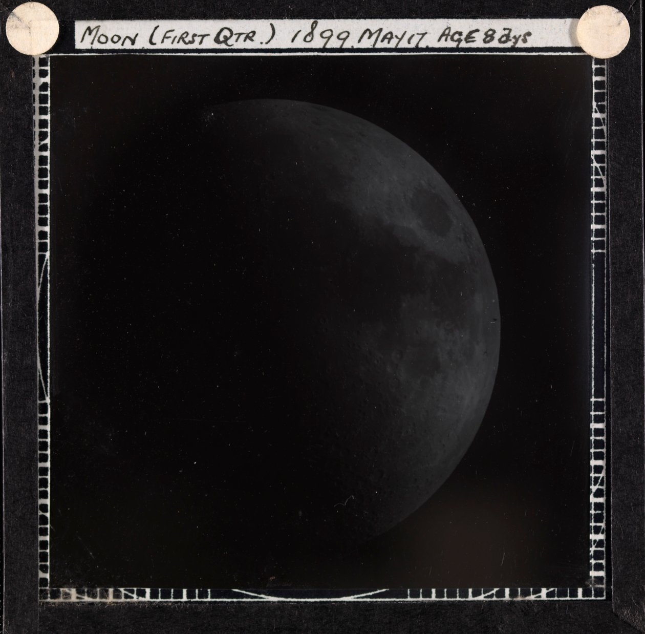 Plaque de verre astronomique de la Lune au premier quartier (1899) - Unknown artist