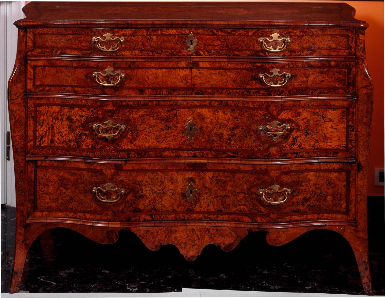 Meuble : commode en bois de cèdre (1735-1745 environ) - Unknown artist