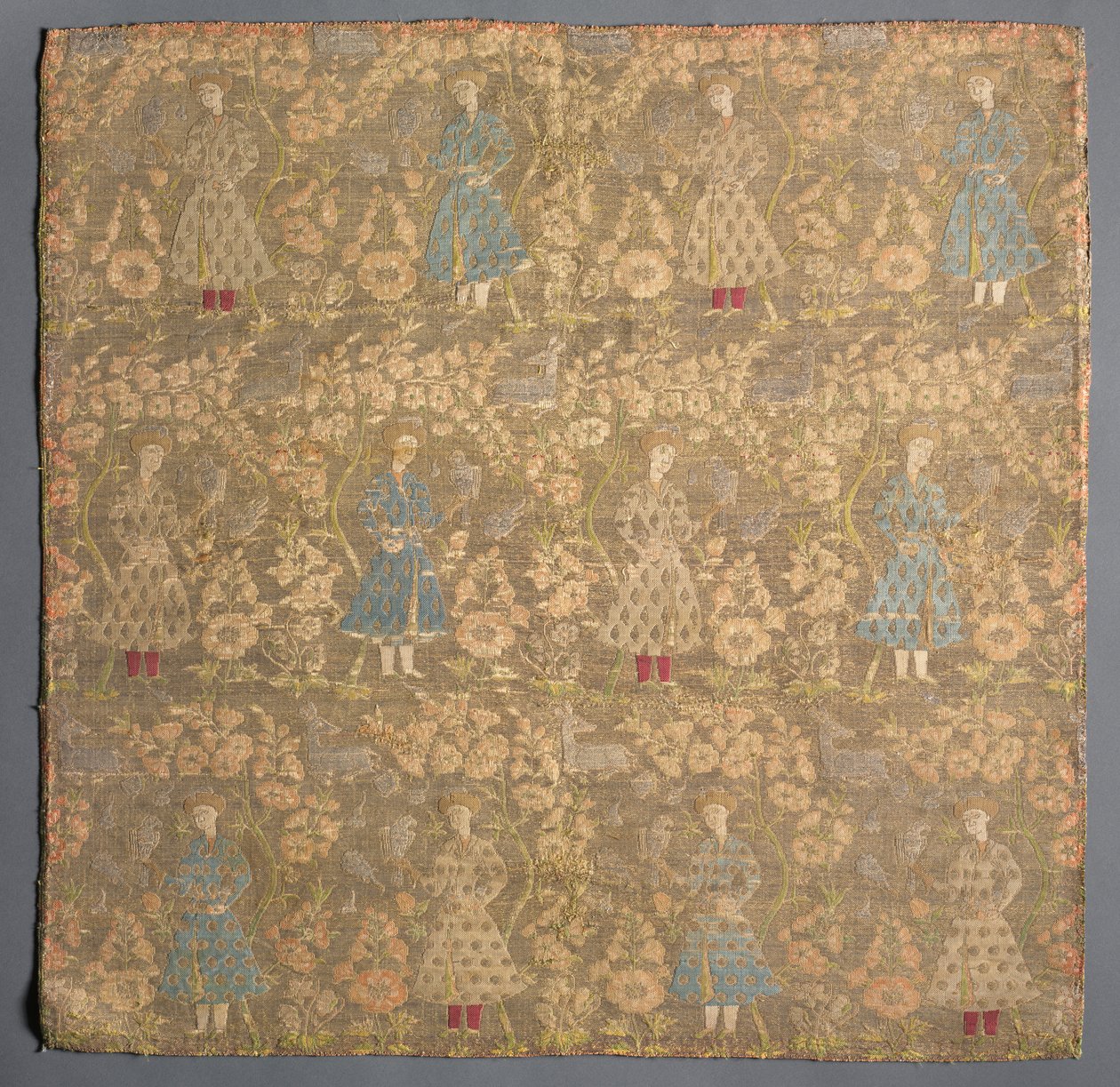 Section de tissu de soie avec des fauconniers parmi des rosiers - Unknown artist