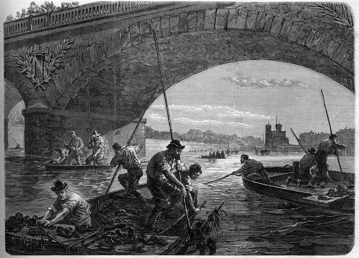 La Commune de Paris en 1871. Pêche des armes jetées dans la Seine sous le pont d
