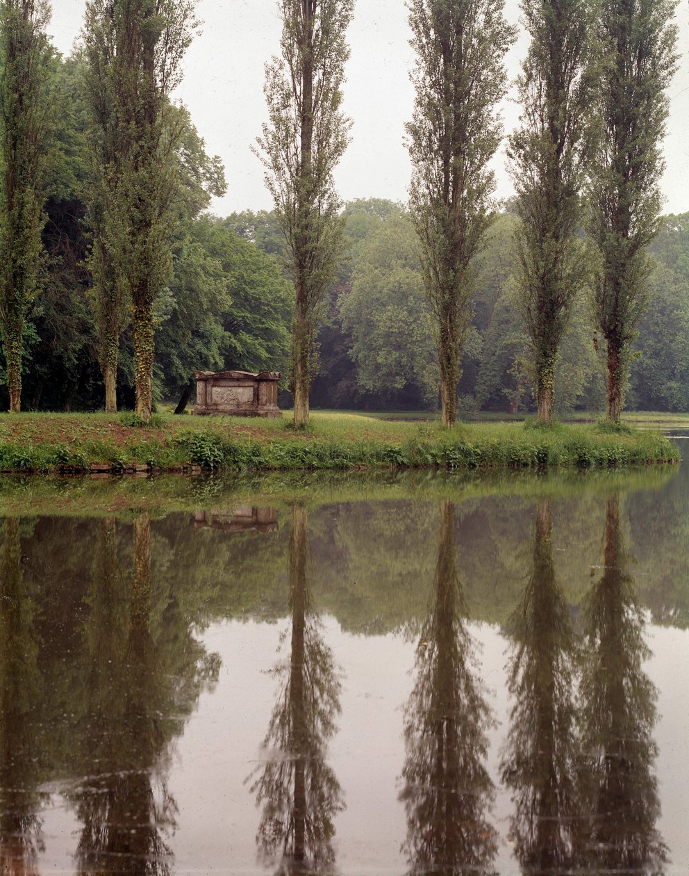 Vue du tombeau du philosophe suisse Jean Jacques Rousseau (1712-1778) à Ermenonville (Oise) - Unknown artist