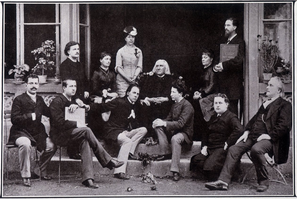 Franz Liszt (1811-1886), à Weimar, dans le cercle de ses élèves favoris - Unknown photographer