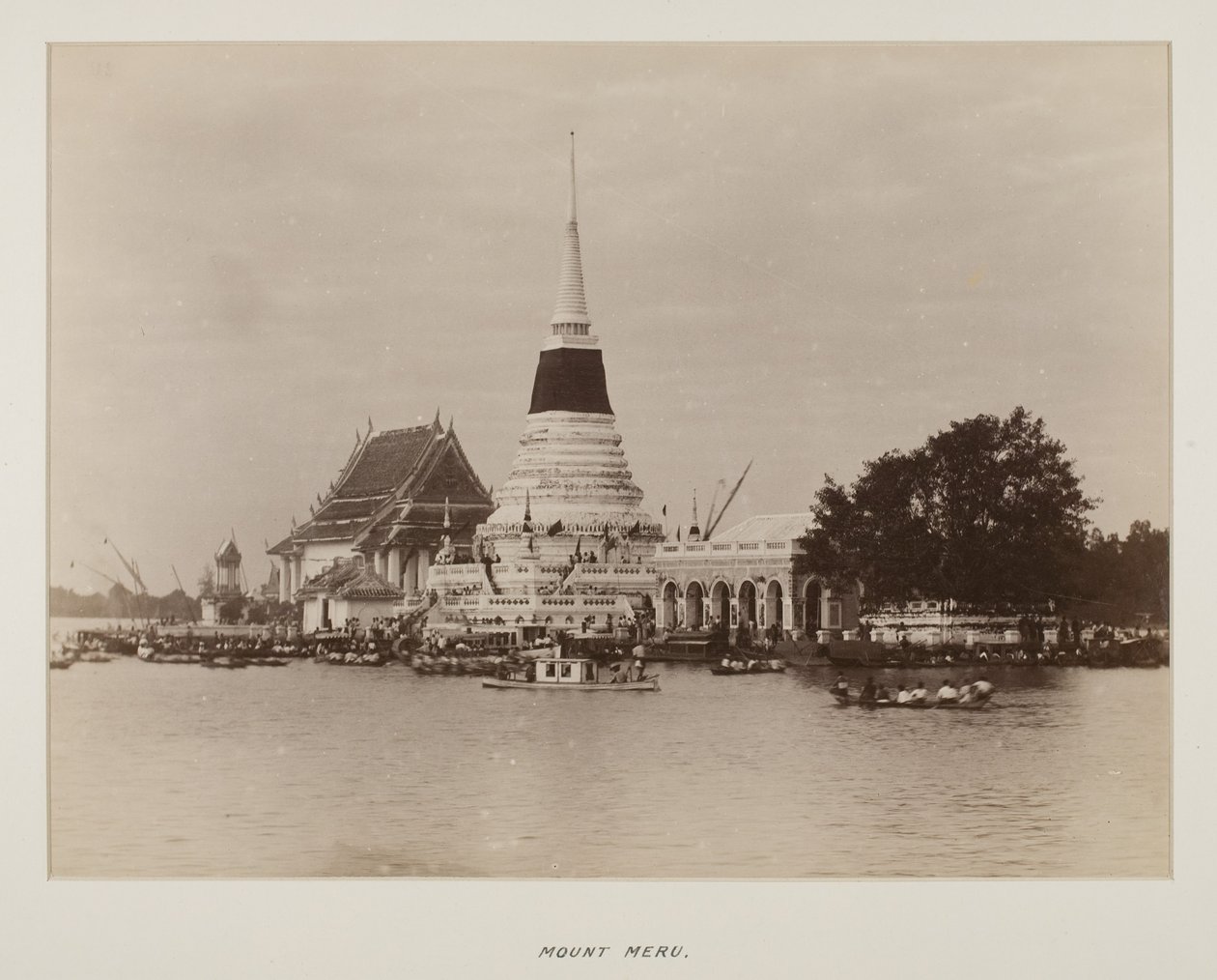 Photographie dans un album photo - Unknown photographer