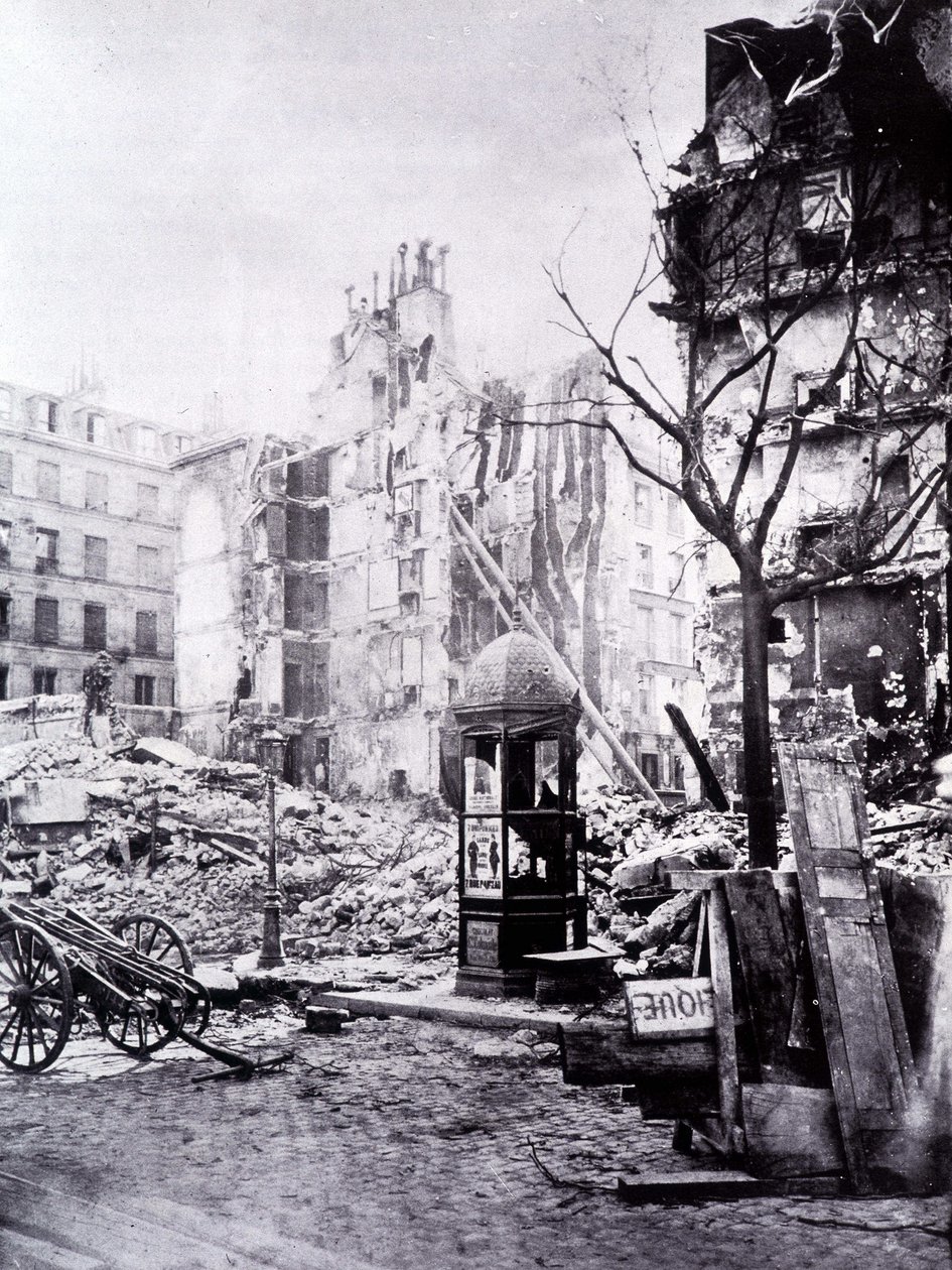 Les grands travaux de Paris : le coin de la Rue Royale et de la Rue du Fbg St Antoine - Unknown photographer