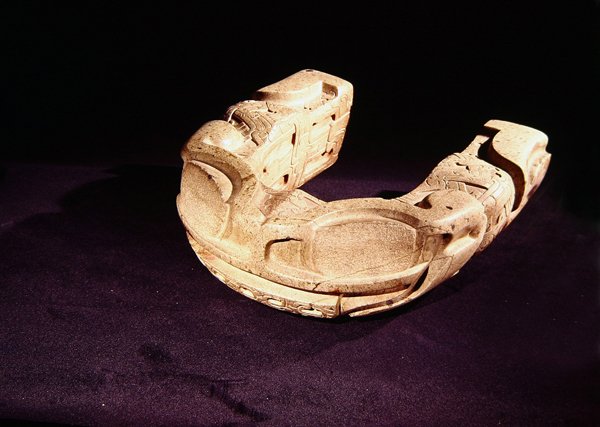 Joug de grenouille utilisé dans les jeux de balle cérémoniels, El Tajin - Veracruz