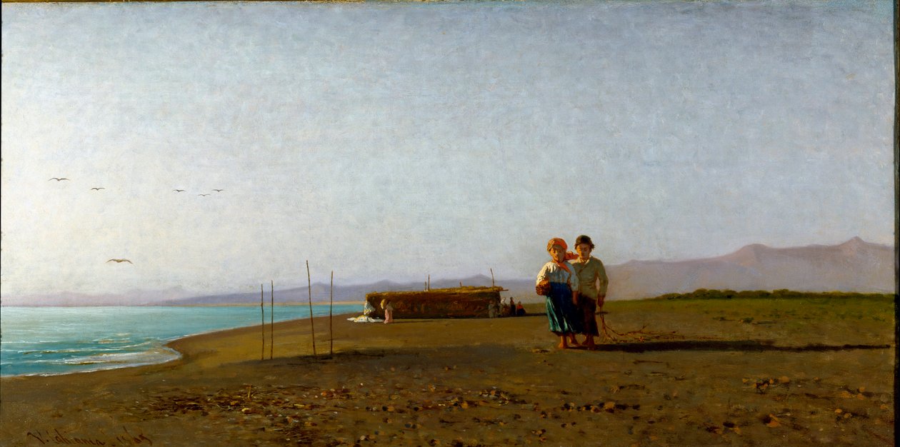 Vue de la plage de Viareggio au matin sur la côte toscane, deux silhouettes d