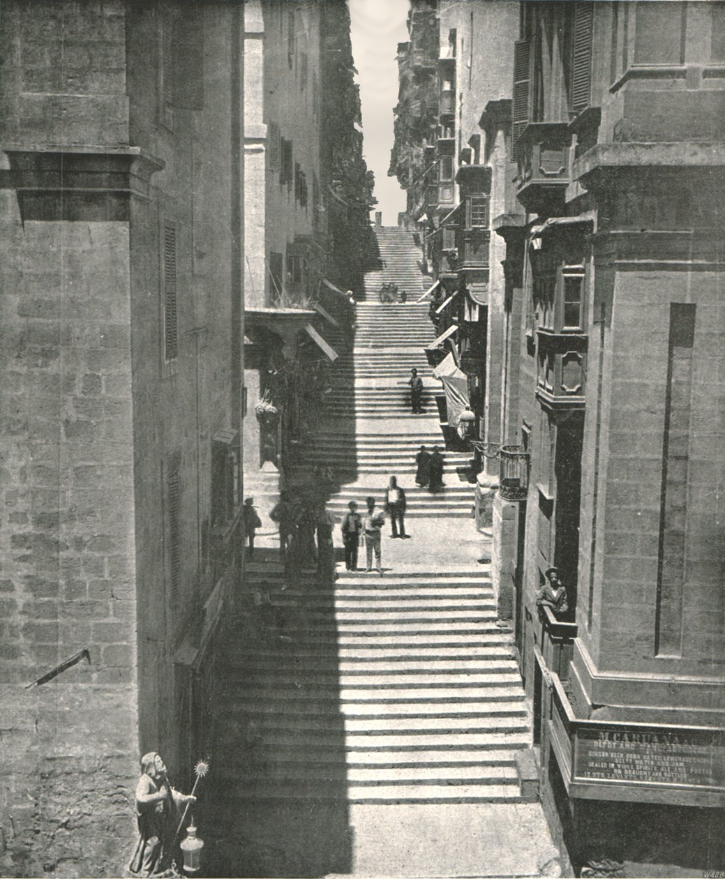Une rue escarpée à La Valette, Malte, 1895 - W and S Ltd