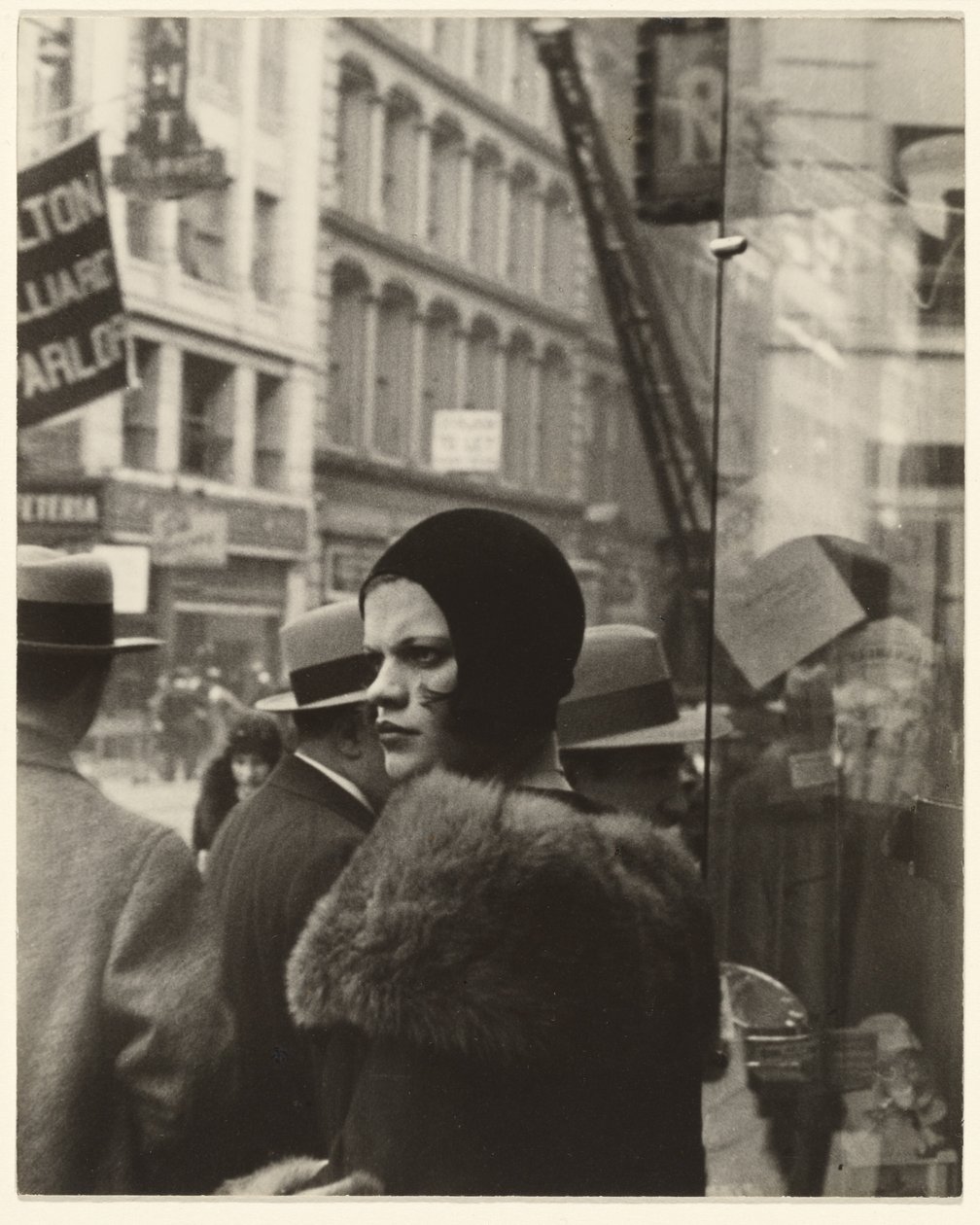 Fille dans Fulton Street, New York - Walker Evans