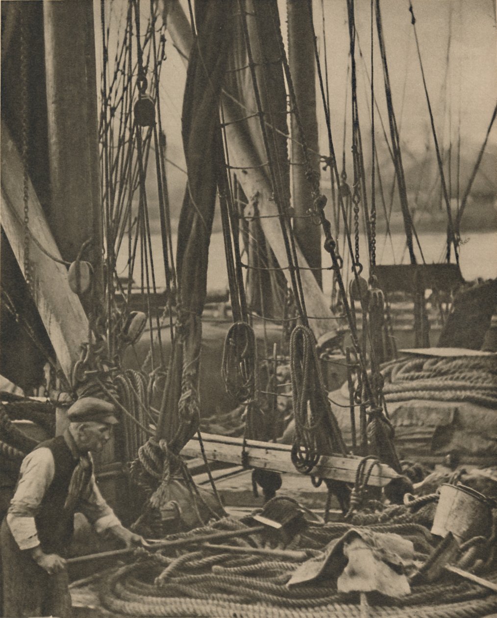 Au pied du mât sur une barge de la Tamise, vers 1935 - Walter Benington