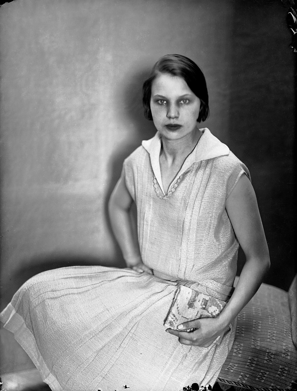 Portrait de Marion Wulz avec une robe d