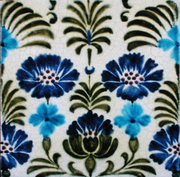 Carreau avec motif floral de style persan - William de Morgan